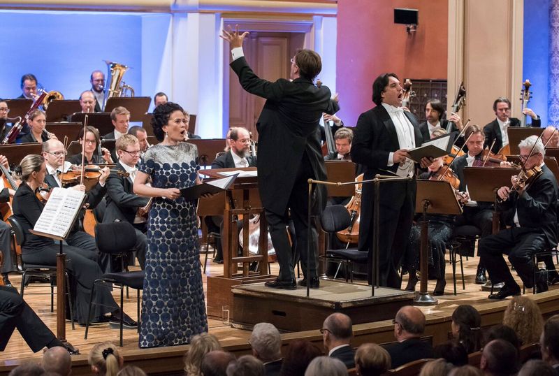 Simona Šaturová, Tomáš Netopil, Adam Plachetka a Wiener Symphoniker, foto Petra Hajská